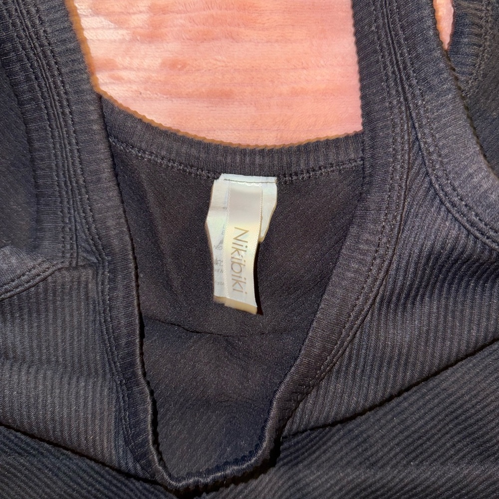 NikiBiki Seamless Ribbed Tank Top - Picture 3 of 4